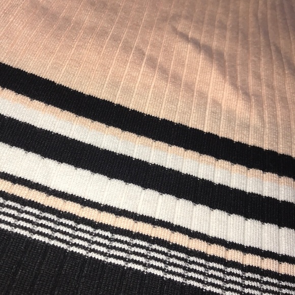 🔴LAST CHANCE 🔴
 NWT Kendall & Kylie tank - Picture 2 of 7